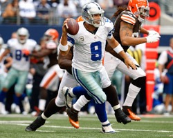 Dallas Cowboys QB Tony Romo on the run vs Cleveland Browns 2012 - The Boys Are Back blog
