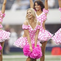 dallas cowboy cheerleaders dressed in pink