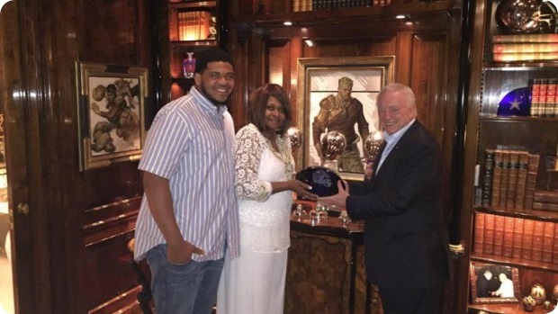HOW ‘BOUT THEM WOWBOYS - Dallas Cowboys make sure La’el Collins has his moment in the sun; Rookie delivers inspirational message to Cowboys Nation - The Boys Are Back website 2015